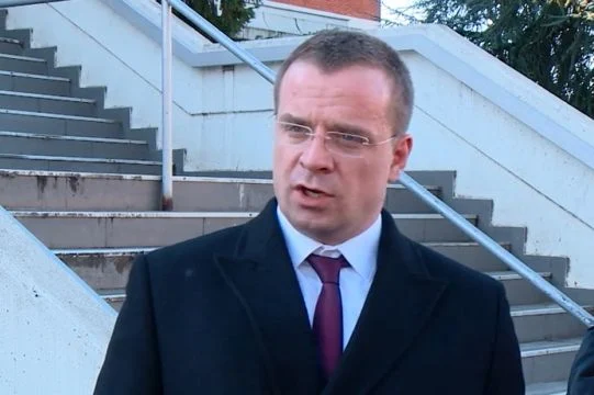 Advokat iz Srbije o potjernici za Dodikom: “Korumpirani medvjed mora biti uhapšen”