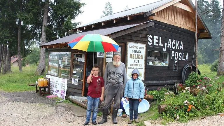 Potresna priča ‘Hadžije’ sa Nišića: Prodaje hljeb od heljde kako bi prehranio petočlanu porodicu