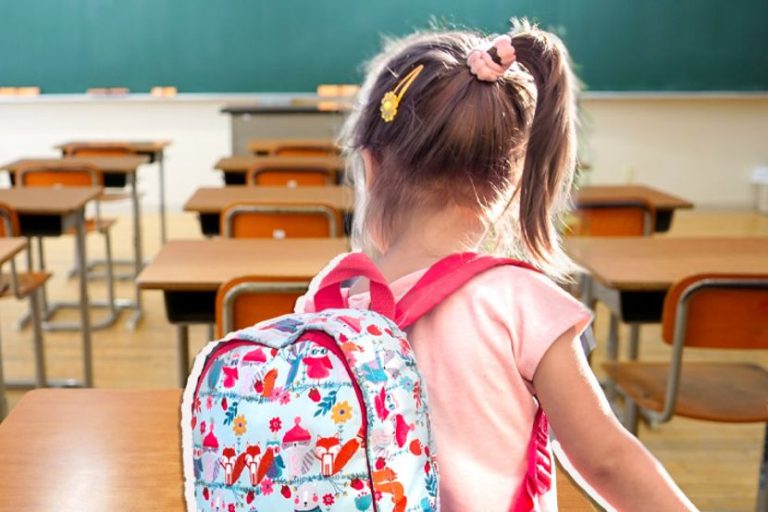 Djevojčica nožem napala drugu u krugu škole u Sarajevu: “Htjela je da mi ubije dijete”