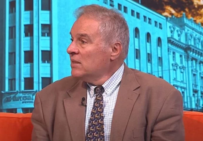 BOLEST JE TAKO PODMUKLA, DA NATJERA LJUDE DA ŽIVE U LAŽI: “Mislite da idete u WC jer ste pili više vode, a ovo je ISTINA”