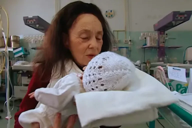 Rodila je kćerku sa 66 i svi su je osudili da će joj dijete ostati siroče: Danas ima 86 i njena djevojčica studira