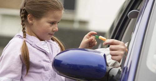 Djevojčici je, na ulici, prišao nepoznati čovjek i pozvao je sa sobom. Njen odgovor joj je, vjerovatno, spasio život