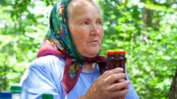 VITALNIJA OD DUPLO MLAĐIH ŽENA: Baka (75) ima RECEPT koji obara PRITISAK I ŠEĆER za sekund – OVO SU SASTOJCI