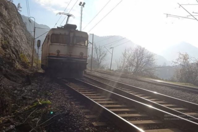 Teška nesreća u Blažuju: Muškarac poginuo nakon udara voza