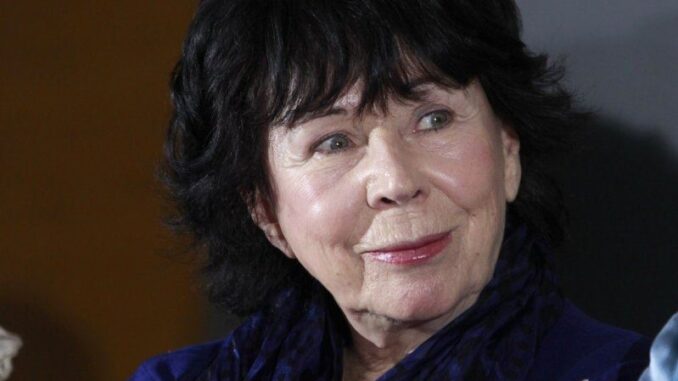 Sin Seke Sablić je krenuo njenim stopama, glumica otkrila da ćuti i sluša je sve šta kaže: A njegov otac je velika misterija za srpsku javnost