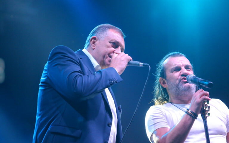 Lukas Dodiku: Ti si izdajnik. Mene da ljudi zovu Mustafa? Ja sam dokazani patriota svoje zemlje