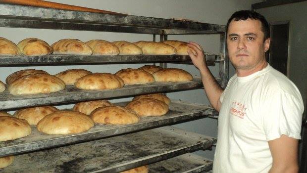 Albanac Svakog Dana Već 4 Godine Hrani Bolesnu Djecu U Vranju: Njegovi Klinci Se I Igraju Sa Njima, A U Pekari Rade I Srbi (FOTO)