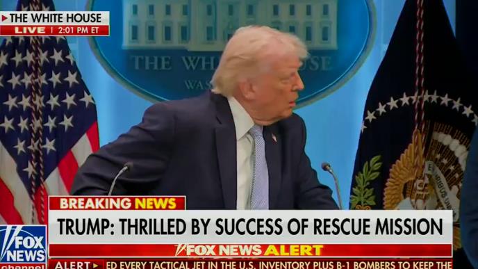 NEZGODNA SCENA TOKOM TRAMPOVOG OBRAĆANJA: General dobio pitanje na koje NE SME da odgovori, američki predsednik “PREUZEO KORMILO”! “Reći ću vam ja…” (VIDEO)