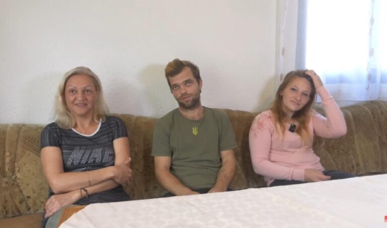 UPOZNAJTE SULTANA OD BOSNE! Elmedin živi sa dve žene, o tome je kaže MAŠTAO CEO ŽIVOT, a raspored u spavaćoj sobi im je HIT: Prvo sa jednom, pa onda sa drugom!