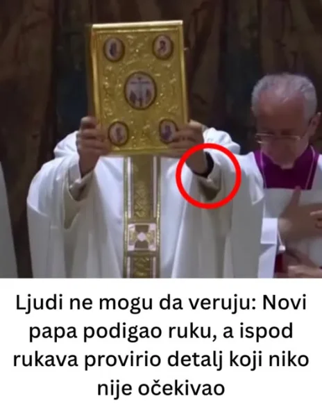 Ljudi ne mogu da vjeruju: Novi papa digao je ruku, a ispod rukava provirio detalj od kojeg su se svi naježili… (FOTO)